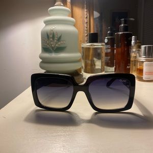 Quay Total Vibe Sunglasses